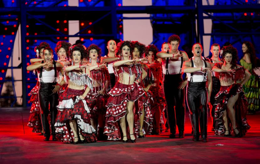 Carmen Handa Opera on Sydney Harbour dancers